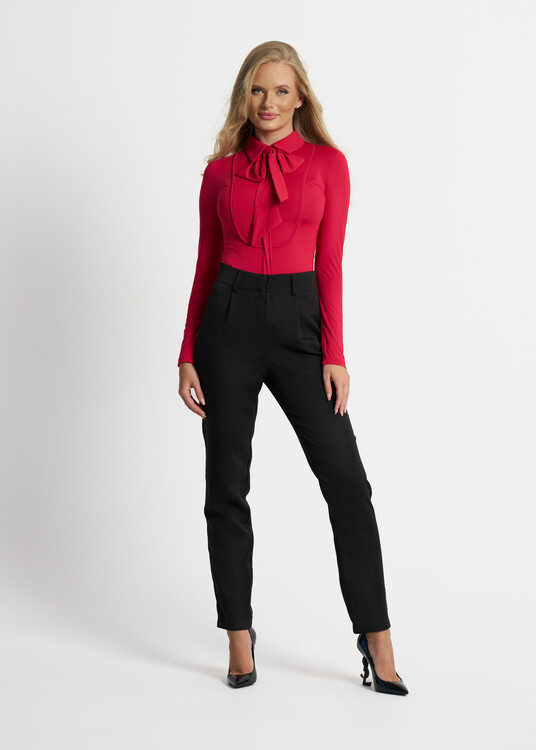 Szatén masnis gombos testhezálló body