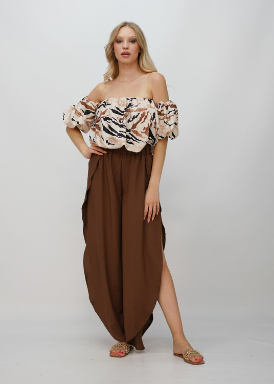 Ejtett vállú military mintás crop top