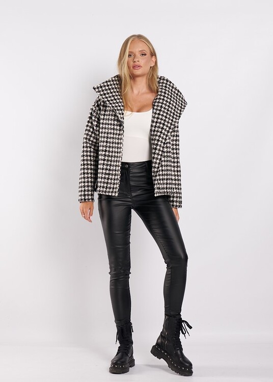 Magasított galléros kis kockás kabátka