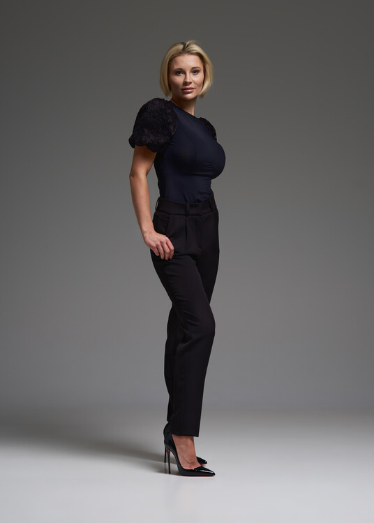 Puffos csipke ujjú felső