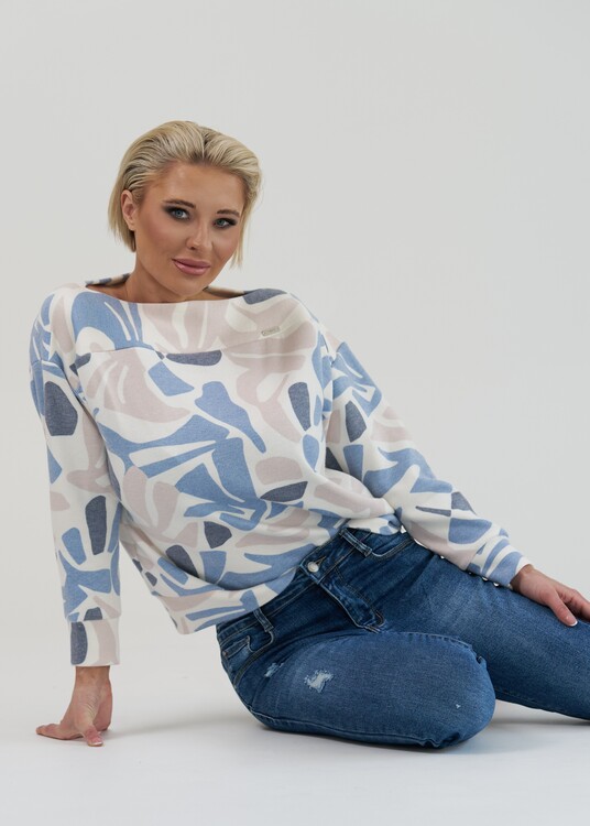 Geometrikus kék mintás csónaknyakú felső