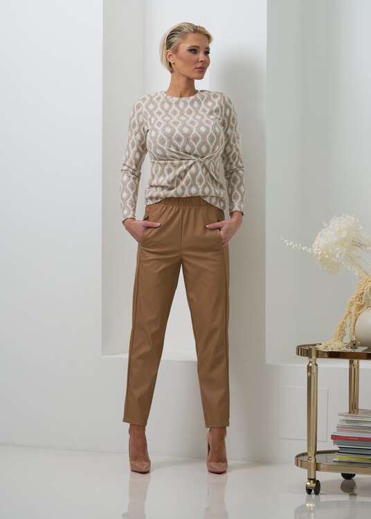 Bőrhatású gumis derekú nadrág