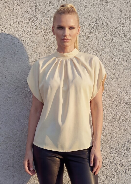 Ráncolt magas nyakú blúz