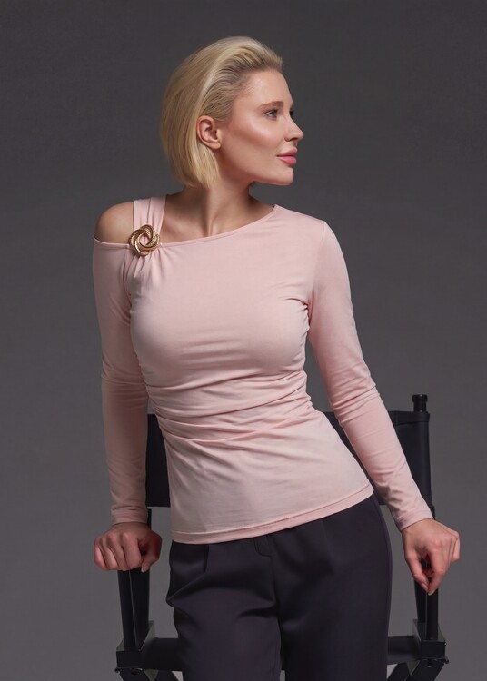 Kellékes pántos felső