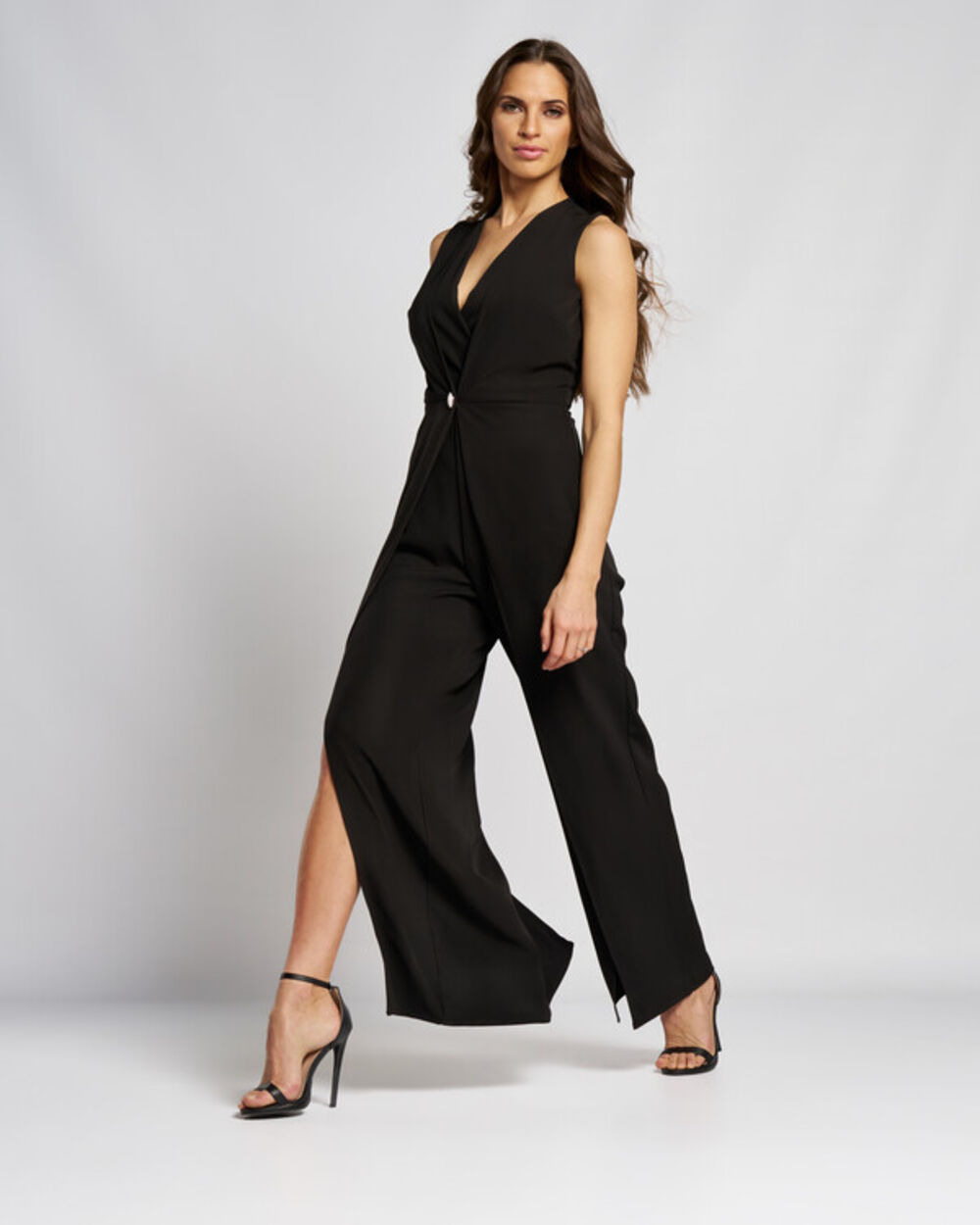 Elől lapolt díszítésű overál